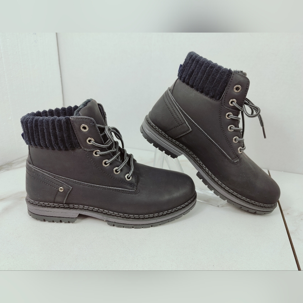 Rouge Helium Alps Corduroy Trim Faux Leather Lace Up Winter Combat Boots, Sz 9